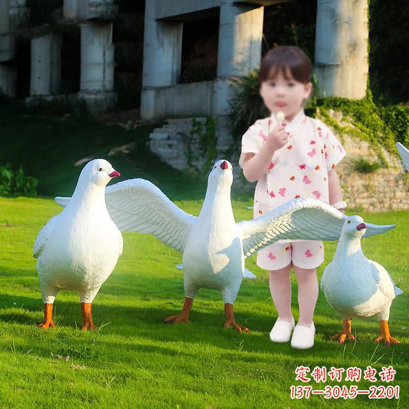 成都北京街头雕塑少女与和平鸽
