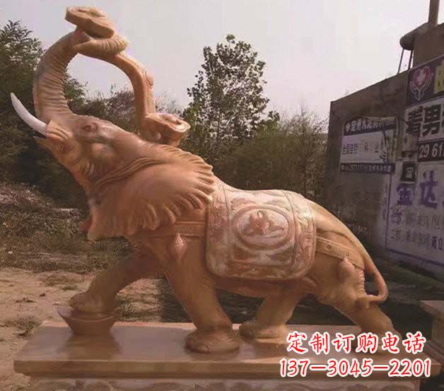 成都大象雕塑鼻卷如意
