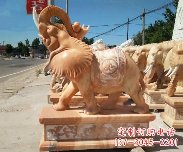 成都鼻子朝天晚霞红门口大象石雕