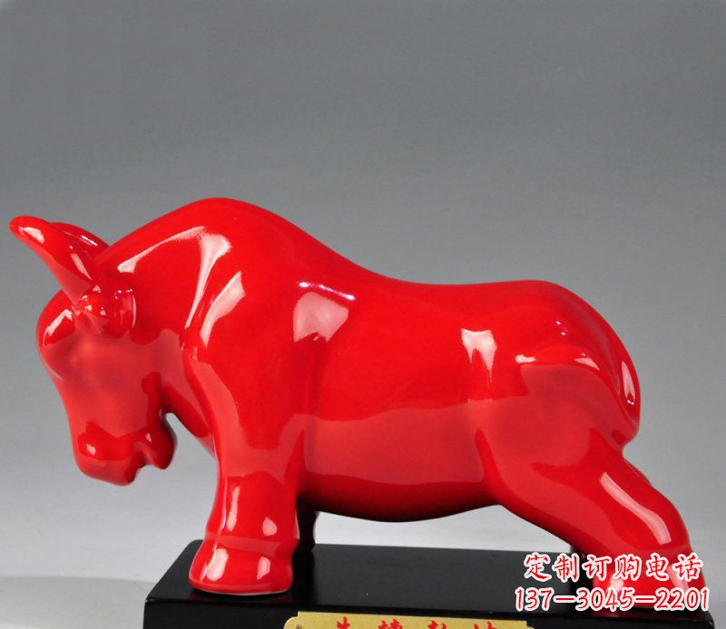 成都玻璃钢彩色牛转乾坤雕塑