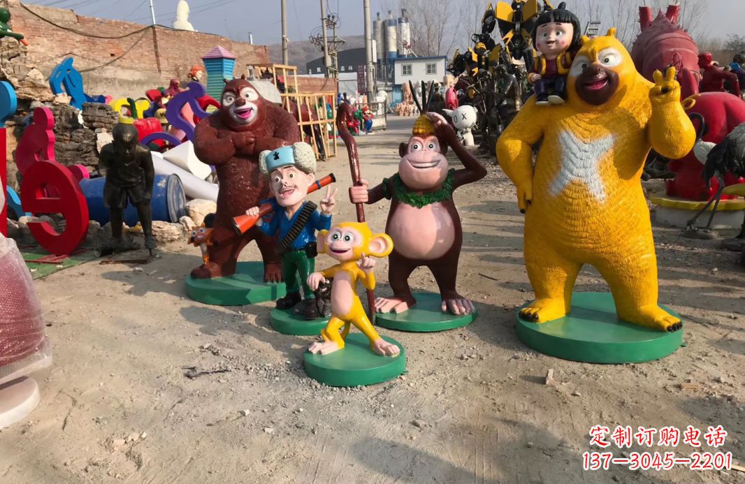 成都玻璃钢仿真熊二雕塑一种可爱的艺术品