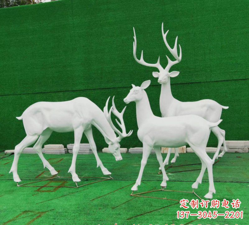 成都玻璃钢仿真鹿群雕塑