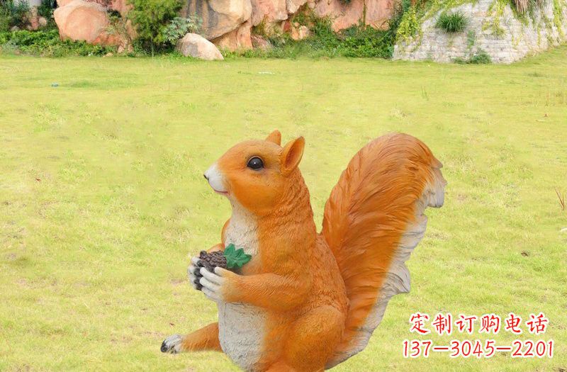 成都玻璃钢制作的松鼠雕塑