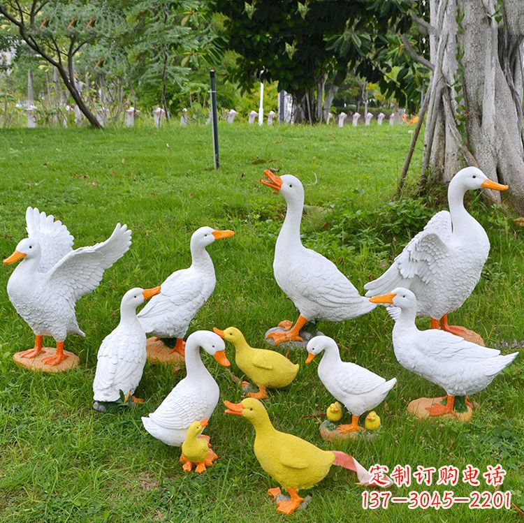 成都玻璃钢仿真动物雕塑——漫步田园风情