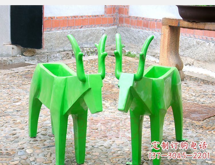 成都玻璃钢几何花盆雕塑——给动物们一个温暖的家