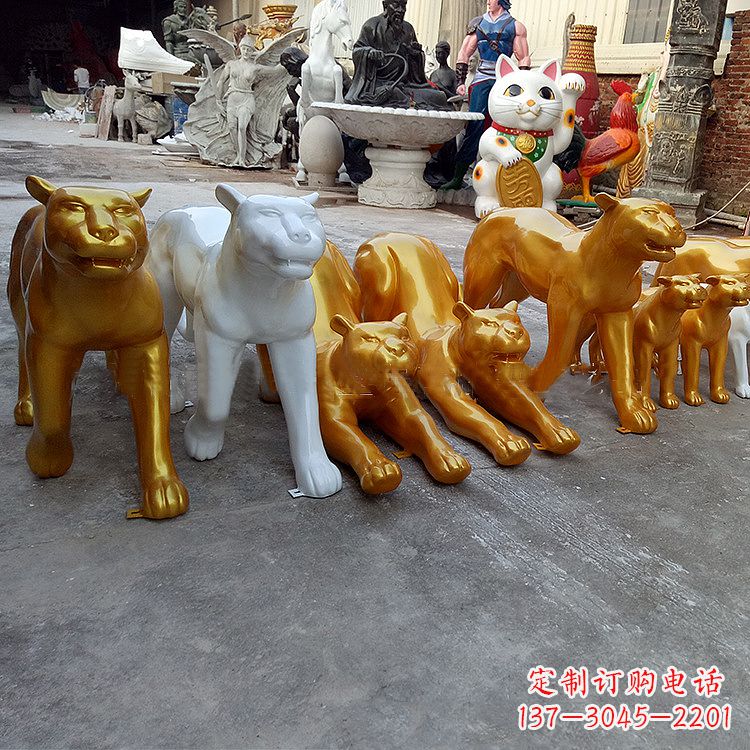成都玻璃钢金钱豹雕塑-商场美陈动物雕塑摆件可改色改图案