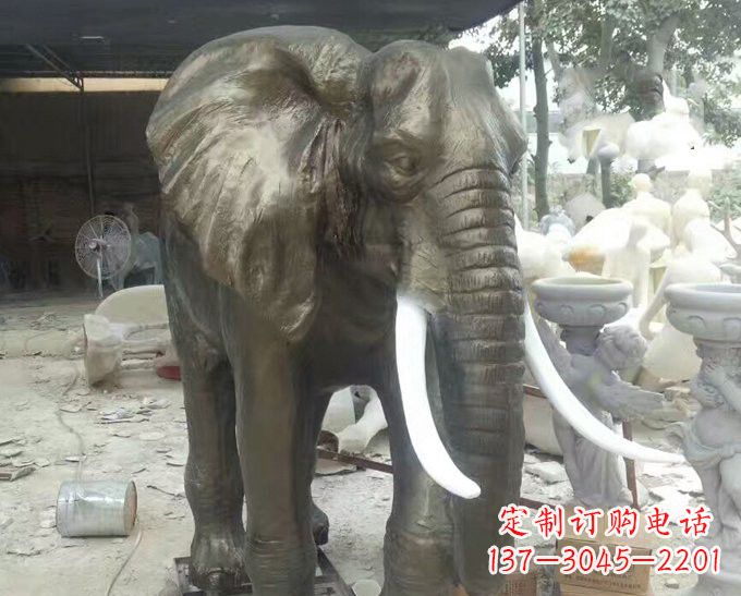 成都玻璃钢大象雕塑——一座非凡的雕塑