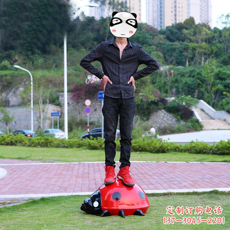 成都玻璃钢七星瓢虫雕塑艺术的精灵
