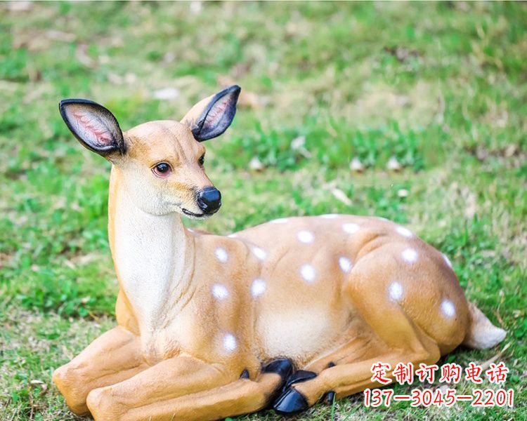 成都玻璃钢卧姿梅花鹿雕塑