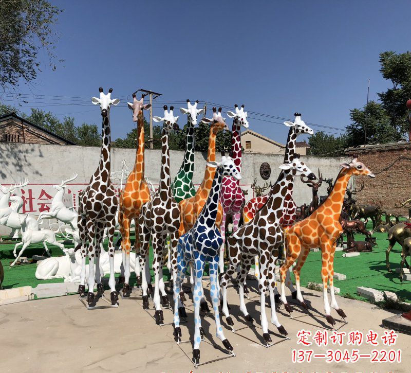 成都长颈鹿雕塑优雅的艺术品