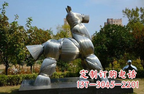 成都不锈钢草扎马雕塑艺术精彩绽放