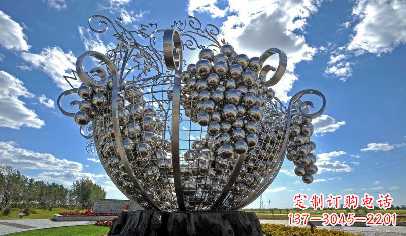 成都不锈钢葡萄雕塑——城市的艺术之美