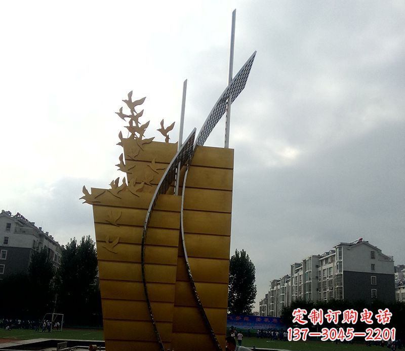 成都不锈钢帆船雕塑象征城市的起航
