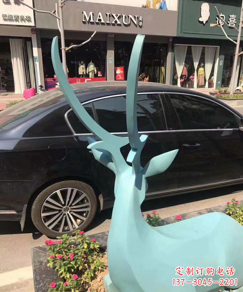 成都不锈钢城市小鹿雕塑精心雕刻的艺术精品