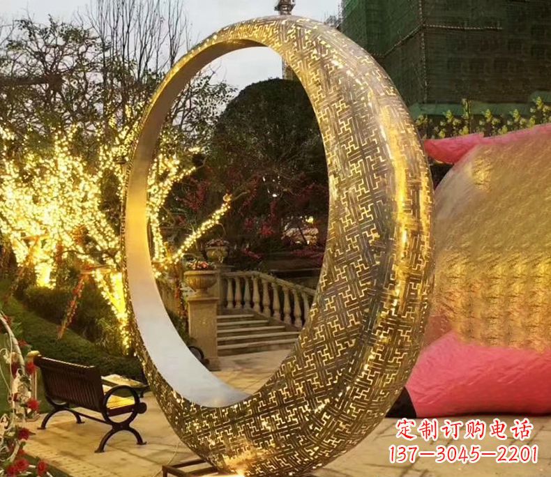 成都不锈钢发光月亮雕塑艺术与科技的结合