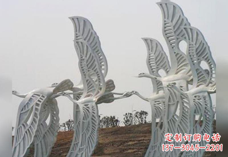 成都仙鹤雕塑融入不锈钢的飞翔之美