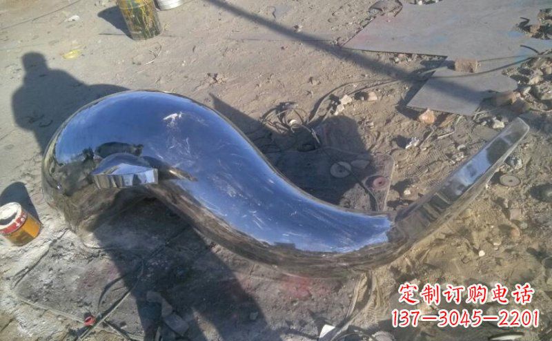 成都不锈钢海豚雕塑展示优雅美丽