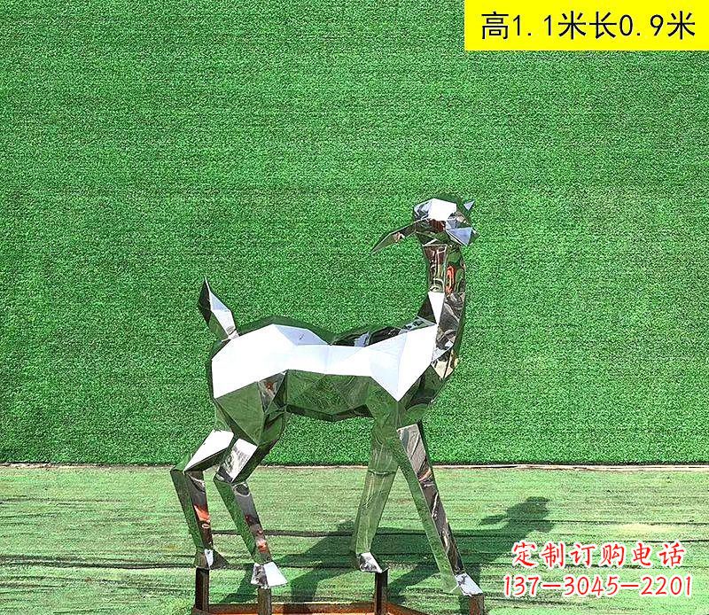 成都不锈钢小鹿雕塑精致而可爱