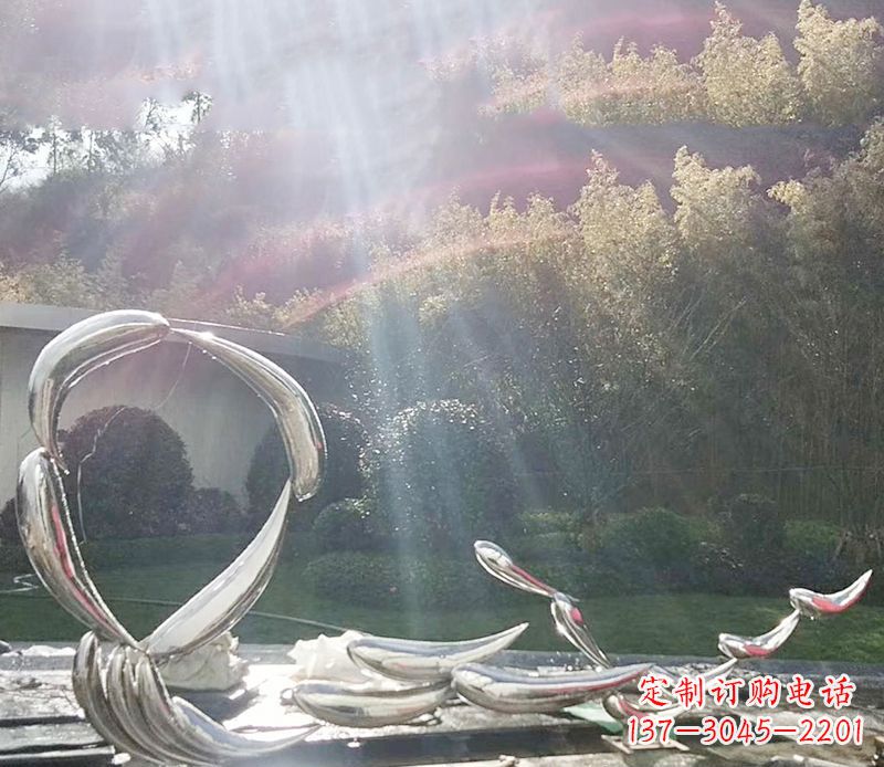 成都不锈钢鲤鱼雕塑——寓意美好的象征