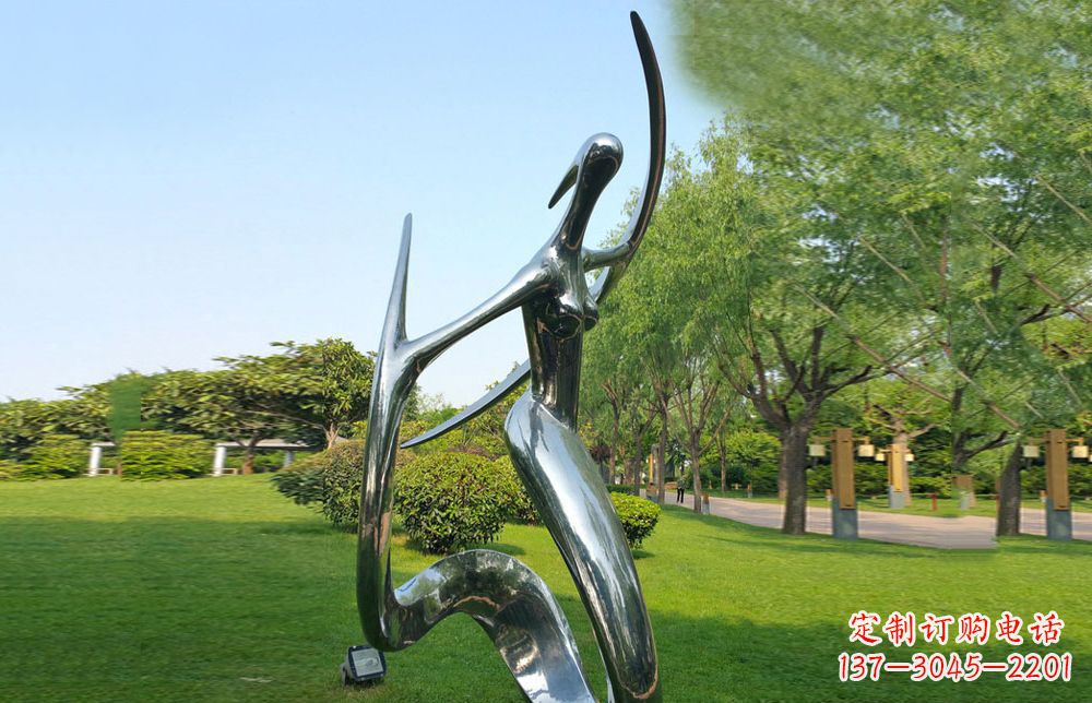 成都不锈钢美女雕塑给公园注入活力