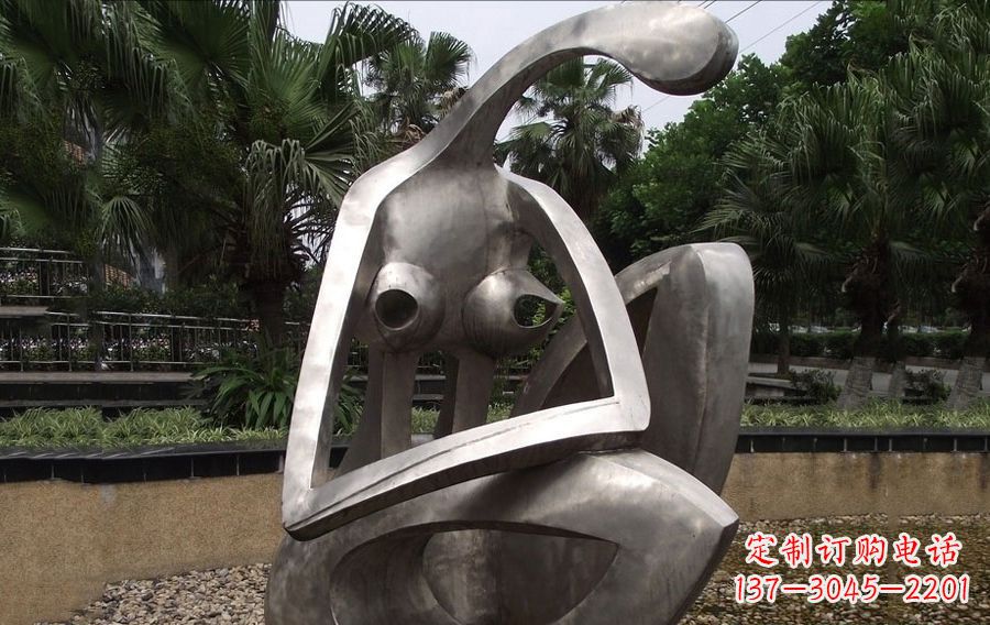 成都不锈钢抽象美女人物雕塑2