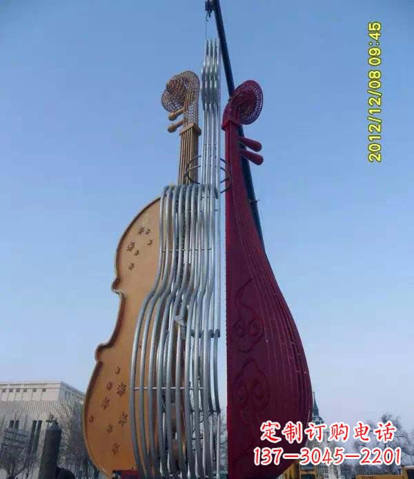 成都不锈钢琵琶雕塑演奏着灵魂之音