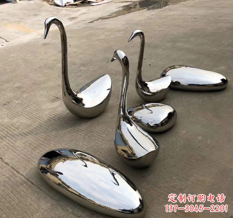 成都不锈钢仙鹤雕塑精致而古典