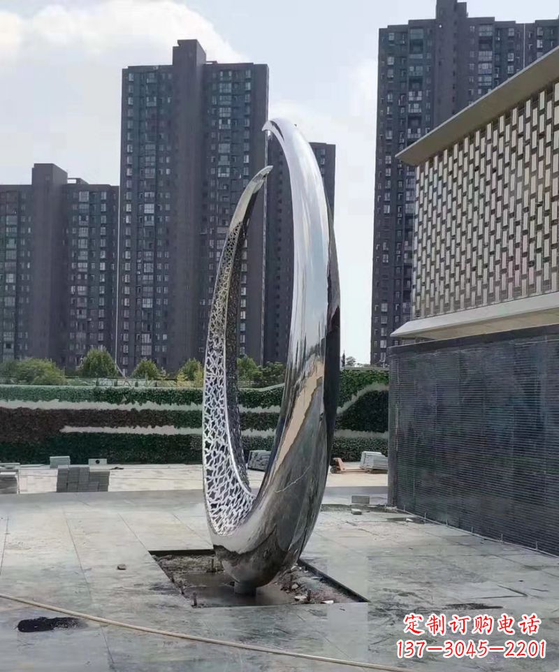 成都精美不锈钢月亮雕塑