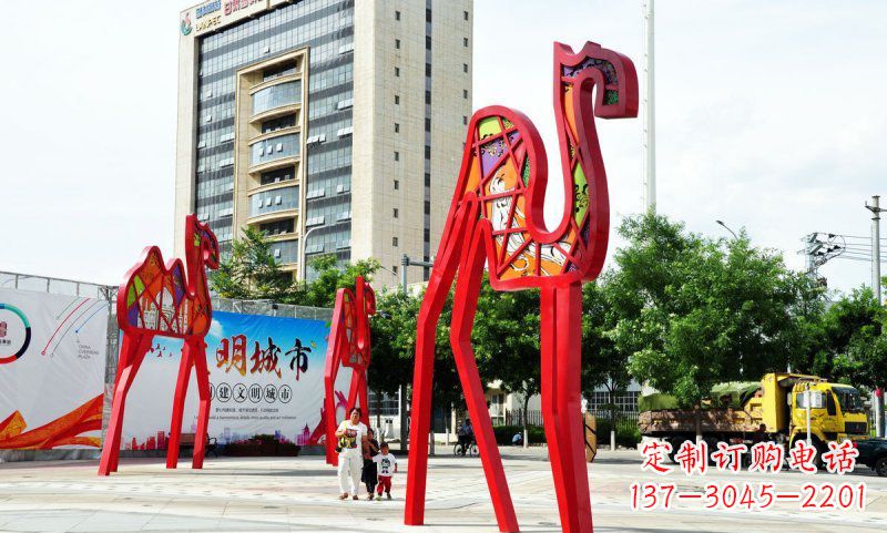 成都不锈钢大型骆驼雕塑