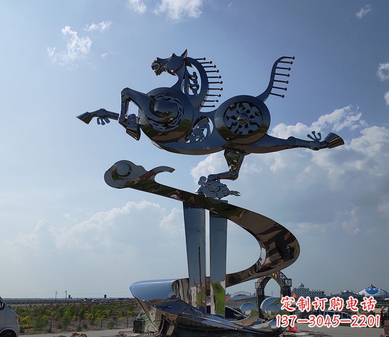 成都不锈钢大型马踏飞燕景观雕塑集艺术与自然于一体