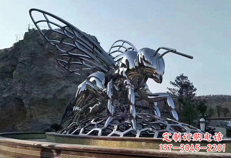 成都不锈钢大型蜜蜂雕塑铸造出精美绝伦的艺术杰作