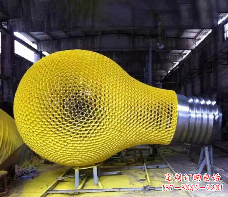 成都新题目不锈钢灯泡雕塑精致的艺术珍品