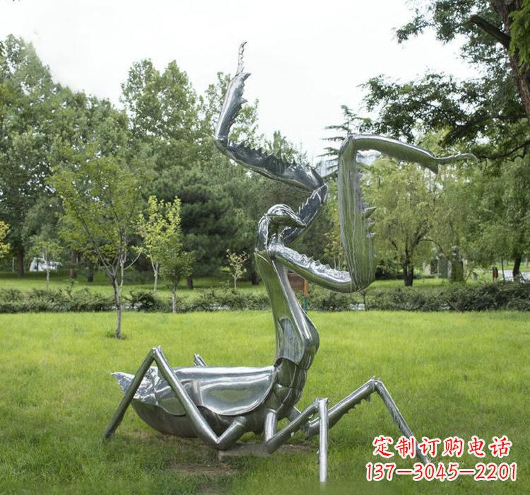 成都不锈钢螳螂雕塑精雕细琢的艺术瑰宝