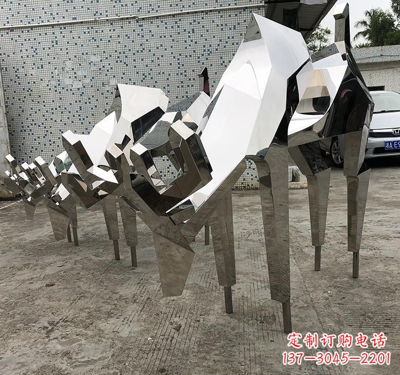 成都不锈钢小鹿雕塑把自然美景带入家中