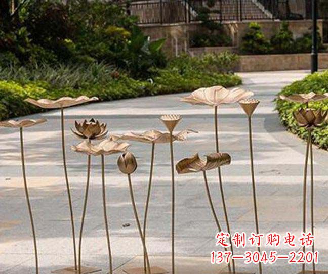 成都不锈钢锻造荷花装饰雕塑——精美绝伦