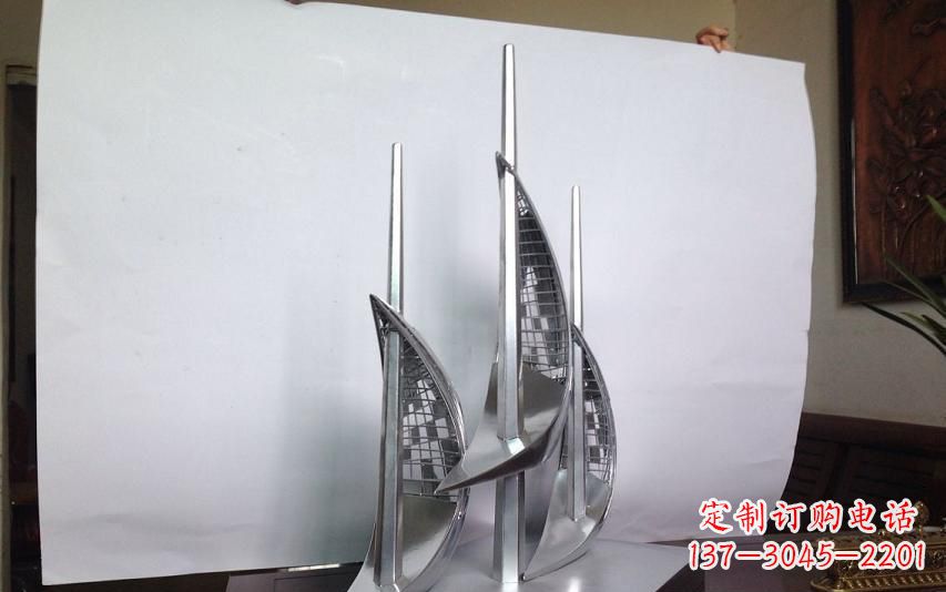 成都不锈钢帆船雕塑传承精神的象征