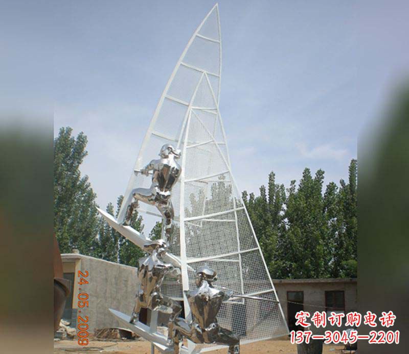 成都不锈钢帆船给公园带来美丽的景致