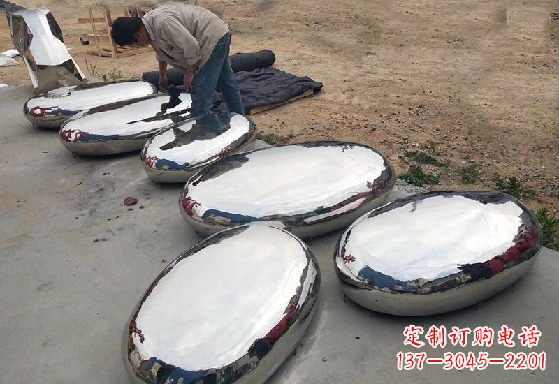 成都不锈钢鹅卵石雕塑精美外形给人以美的感受