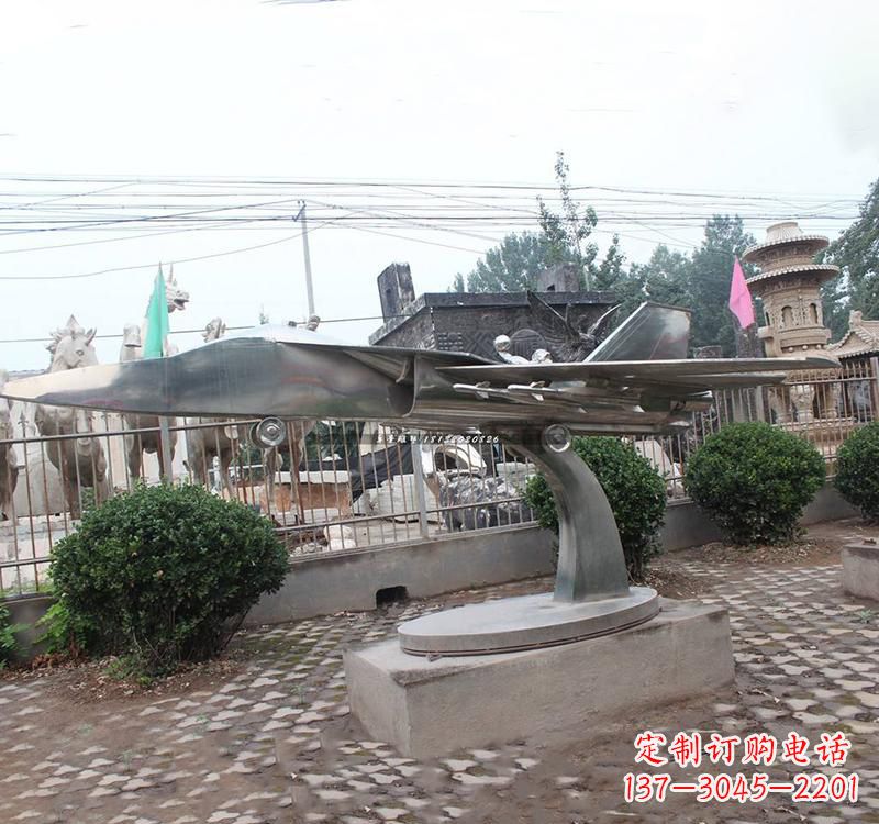 成都不锈钢飞机雕塑——一种象征着力量与和平的艺术品