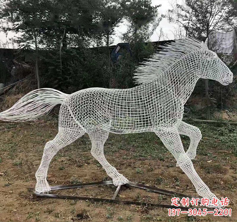 成都不锈钢公园镂空奔马雕塑——给城市带来动感