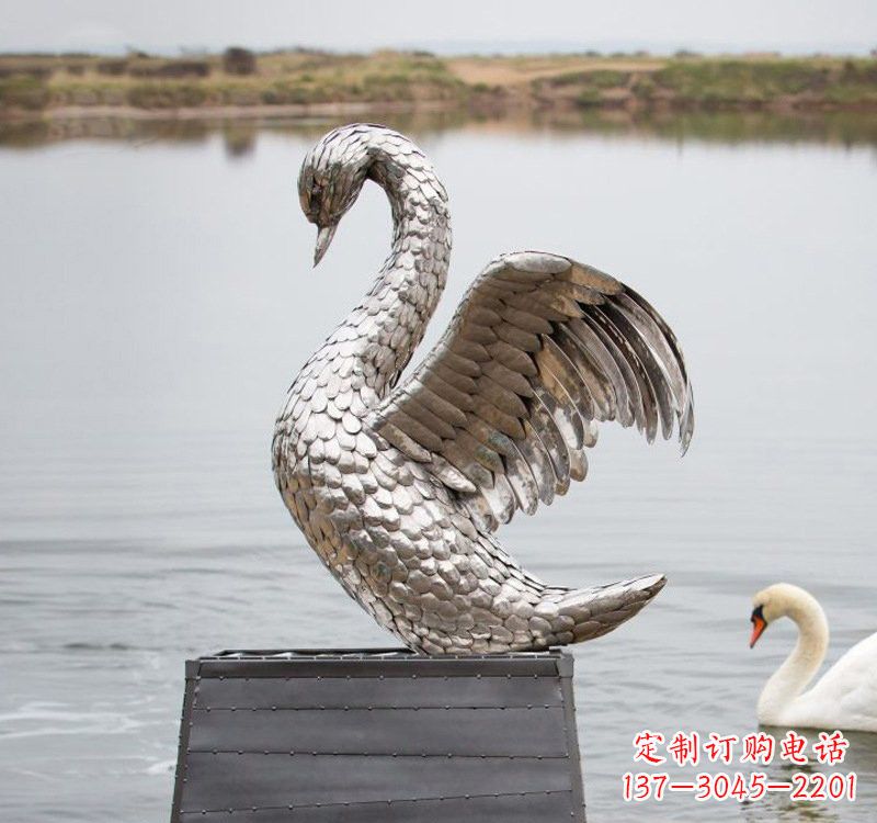 成都不锈钢雕刻的优雅天鹅