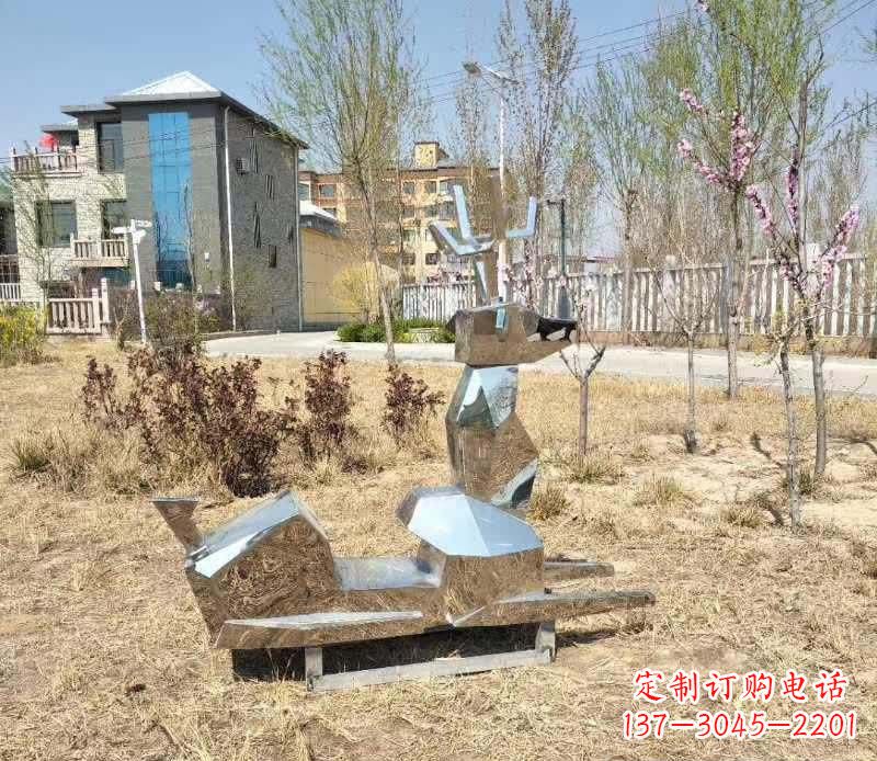 成都不锈钢公园小鹿雕塑给公园带来温馨气息