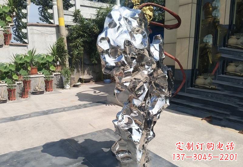 成都太湖石雕塑传承中华文化精髓