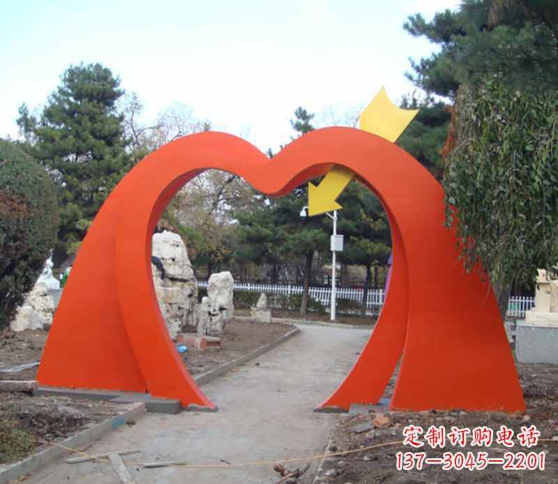 成都不锈钢拱门雕塑给空间增添灵动之美