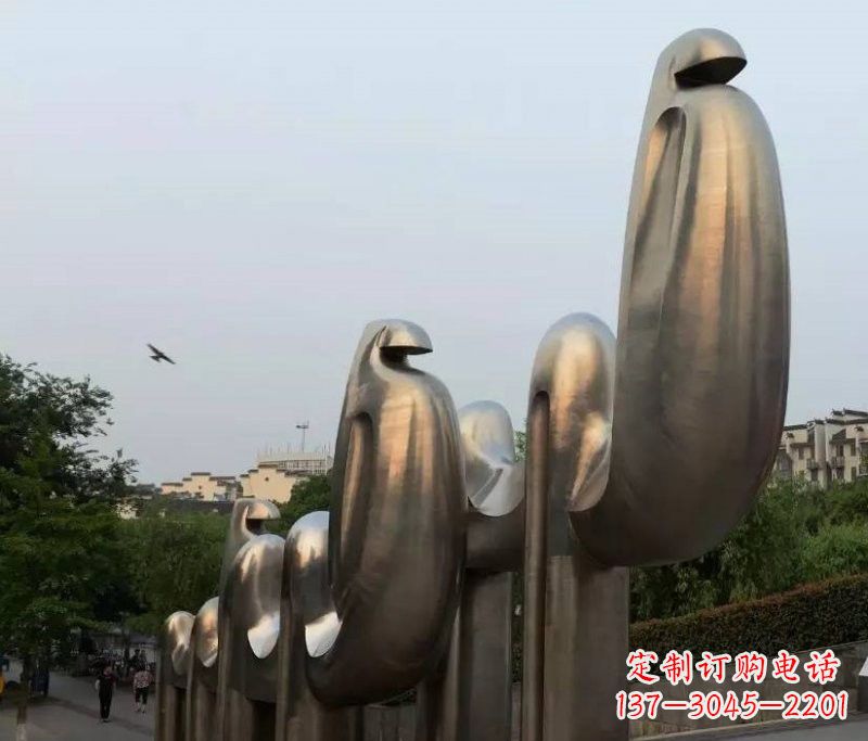成都不锈钢骆驼雕塑给城市增添新魅力