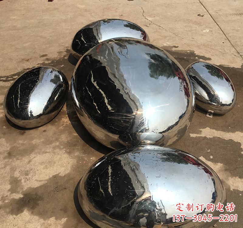 成都不锈钢水滴雕塑精致而又充满力量