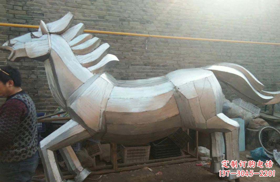 成都不锈钢户外马雕塑精美的艺术装点