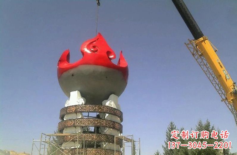 成都不锈钢火炬雕塑象征着永恒的精神