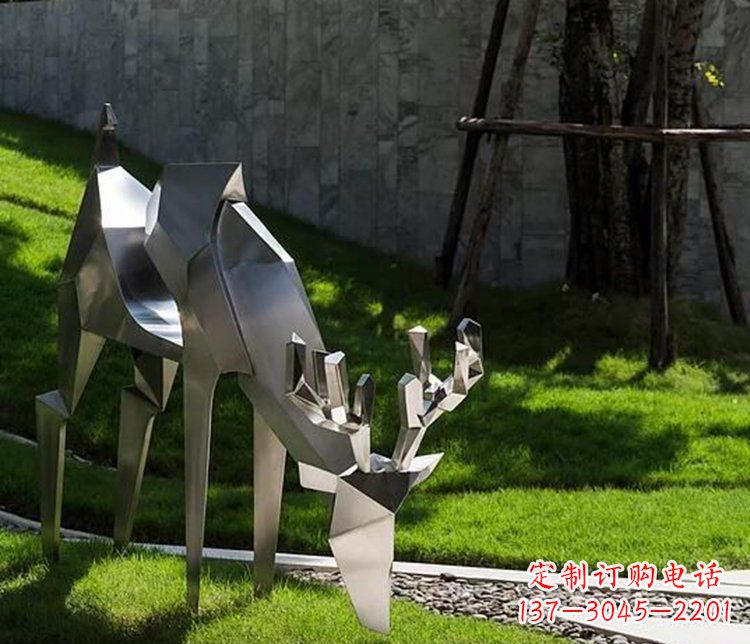 成都不锈钢几何动物雕塑——点缀鹿公园美景