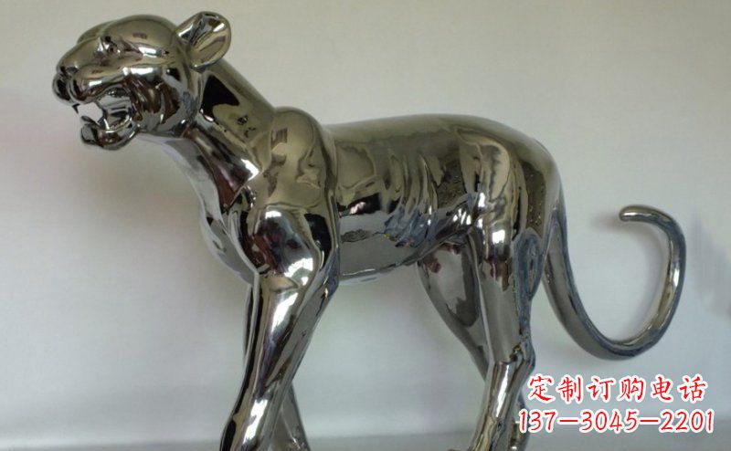 成都不锈钢金钱豹雕塑给人以高贵气质的艺术瑰宝